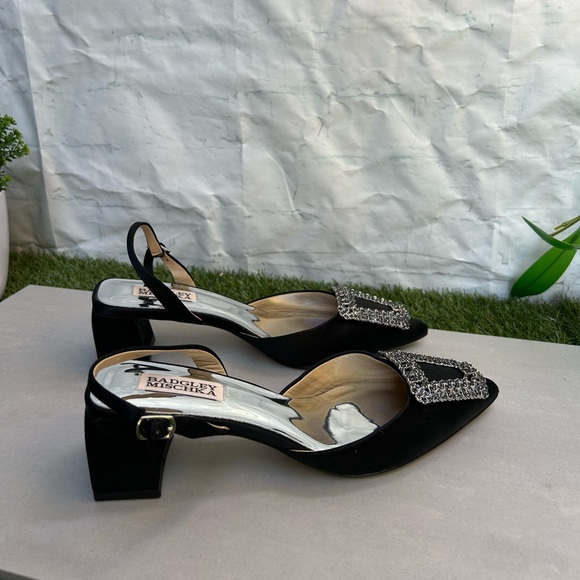 BADGLEY MISCHKA Crystal Embellishments Slingback Pumps Black satin size 7 women - Picture 6 of 17